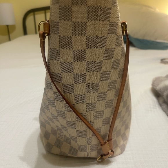 Louis Vuitton Tan and Cream Checkered Tote - Picture 4 of 16